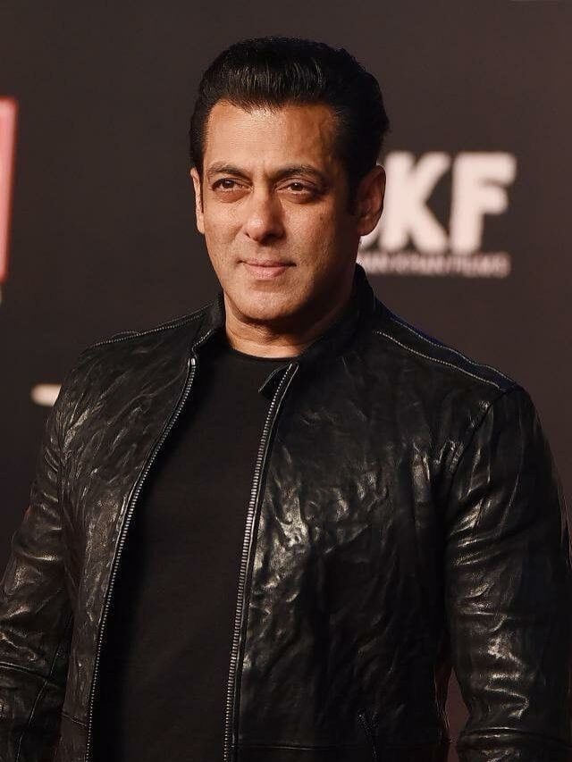 Salman Khan returns Mumbai to celebrate his 58th birthday.